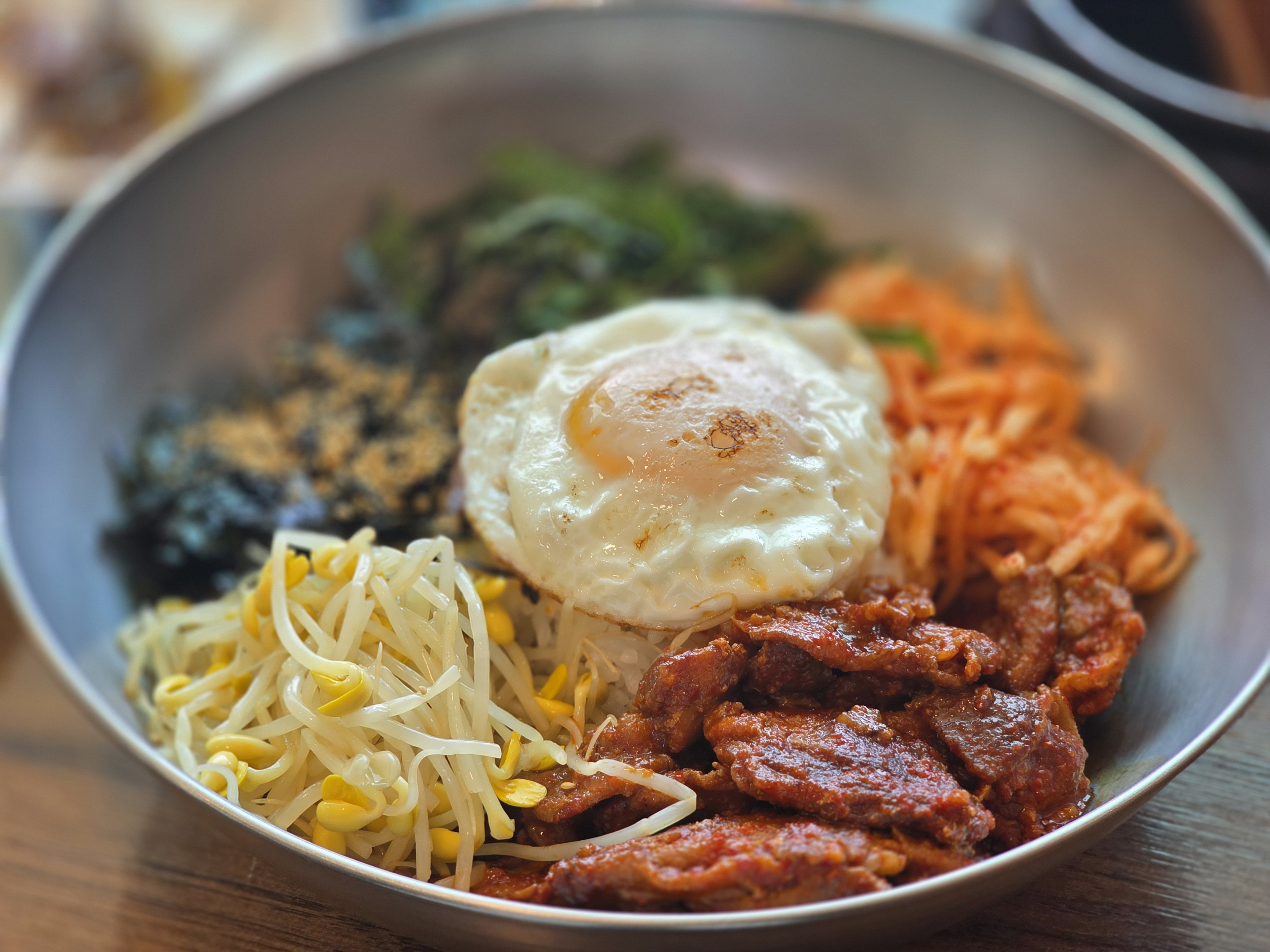 가장 먼저 추천하고 싶은 메뉴였던 양푼 제육 비빔밥