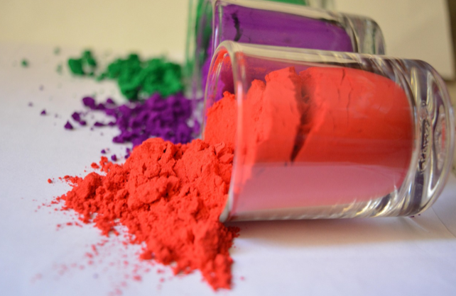 인도의 &lsquo;홀리 축제&rsquo; 뒷이야기: 색의 향연, 그리고 그 이면