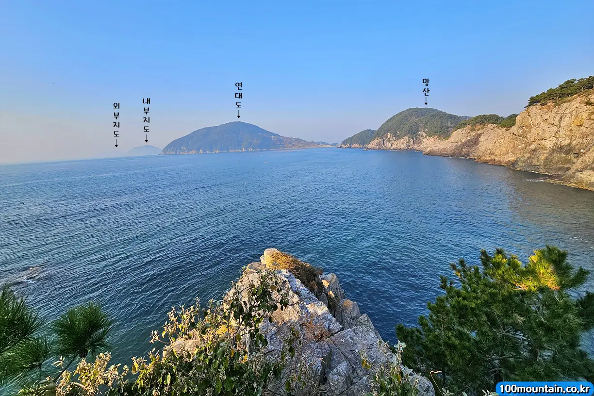 전망바위에서 바라본 연대도 망산