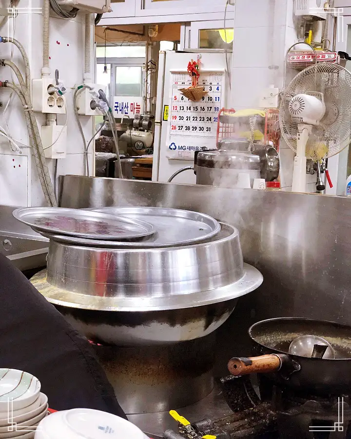 경주중앙시장 소머리곰탕 떡볶이&김밥 돔배기 김치만두 고기만두 새우만두 족발 닭발 편육 밀키트 맛집 전국 택배 주문 가볼만한 곳 추천