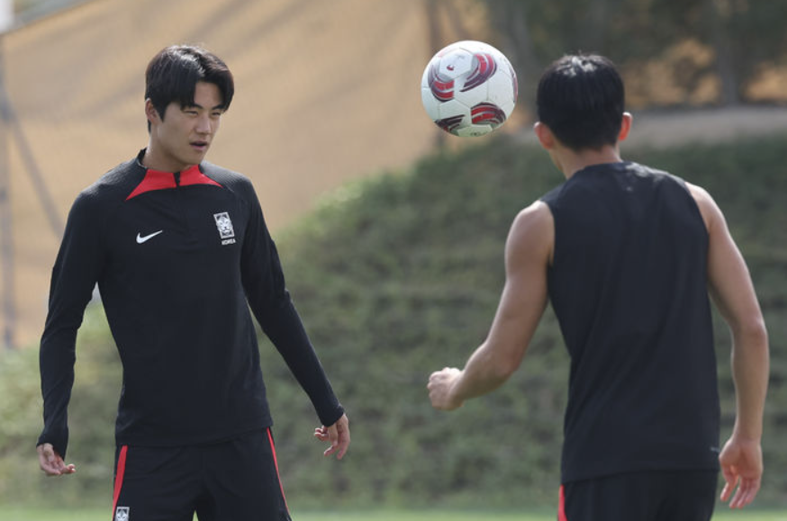 회복훈련 중인 설영우와 정우영 
