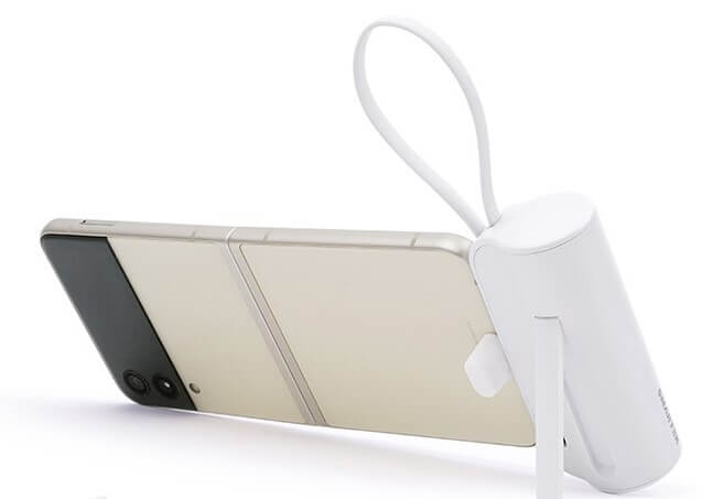 후면거치대기능의 보조배터리5000