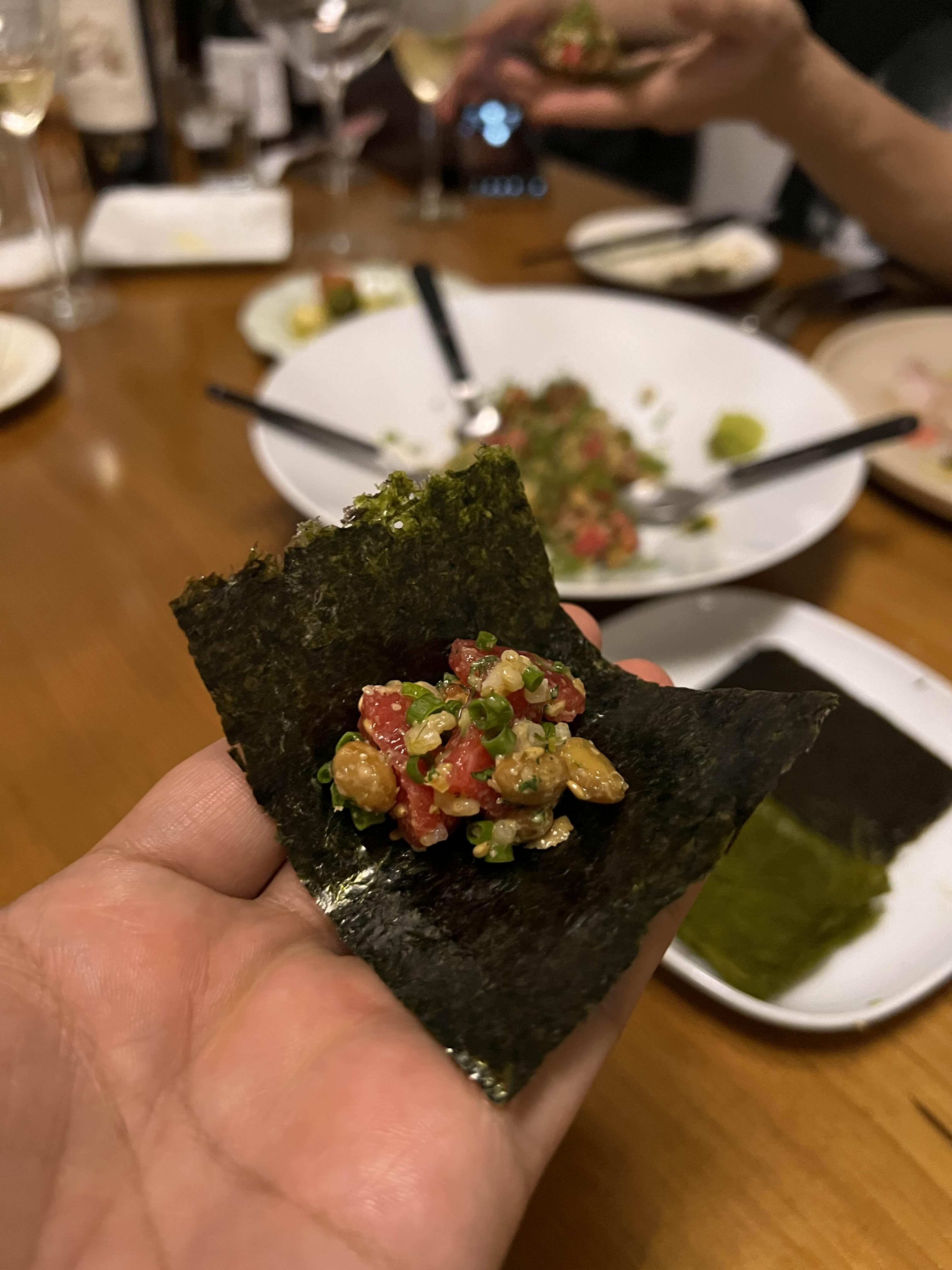 김에 싸 먹을 때 가장 빛을 발하는 것 같다.