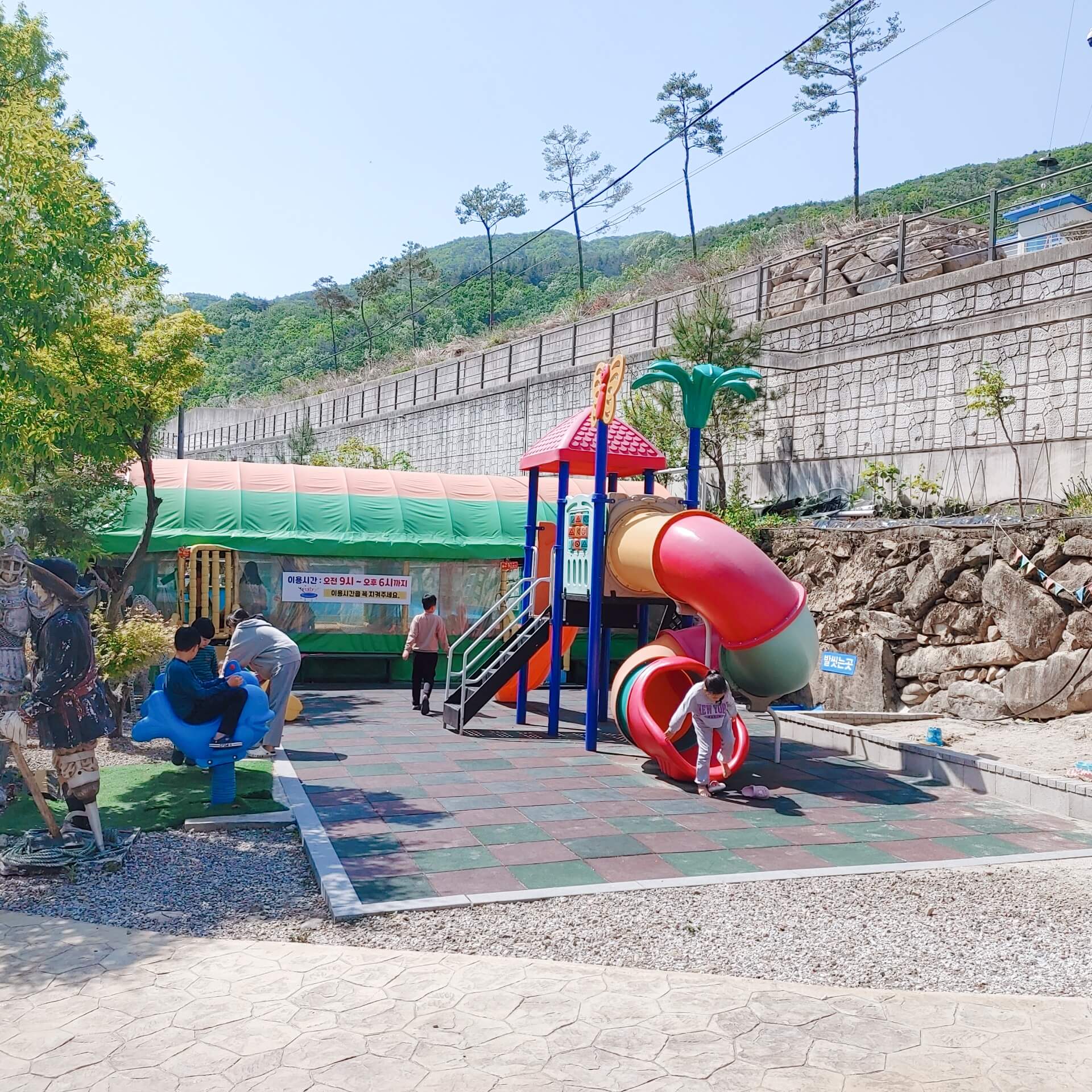 경호강캠핑장_&_캠프627_놀이터
