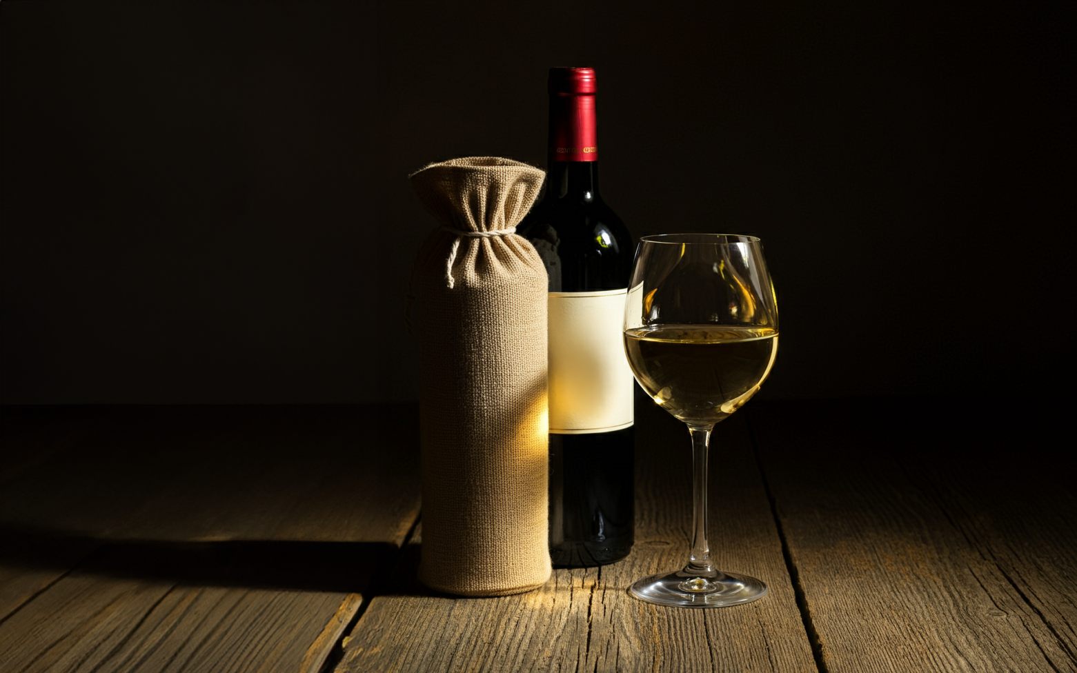 와인병과 와인잔