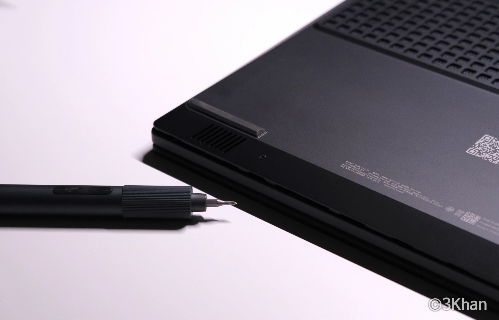 HP HyperX OMEN 15 내부 쿨링 시스템 분해 모습