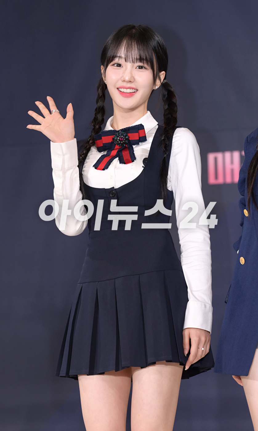 '예뻐 예뻐' 그룹 우아 나나가 13일 오후 서울 종로구 HW컨벤션에서 진행된 Mnet '퀸덤퍼즐' 제작발표회에 참석하고 있다. [사진=정소희 기자]