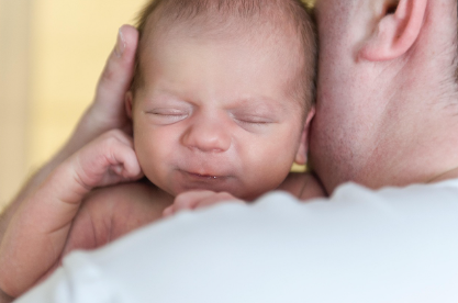 출산 직후, 아빠가 해야 할 일!: 엄마와 아기를 위한 아빠의 첫 역할