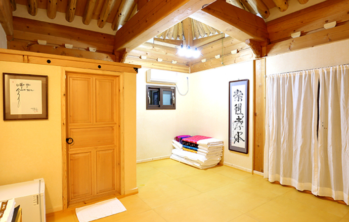 전주 한옥 마을에서 전통 한옥 숙소 추천, 장 단점, 전주 음식