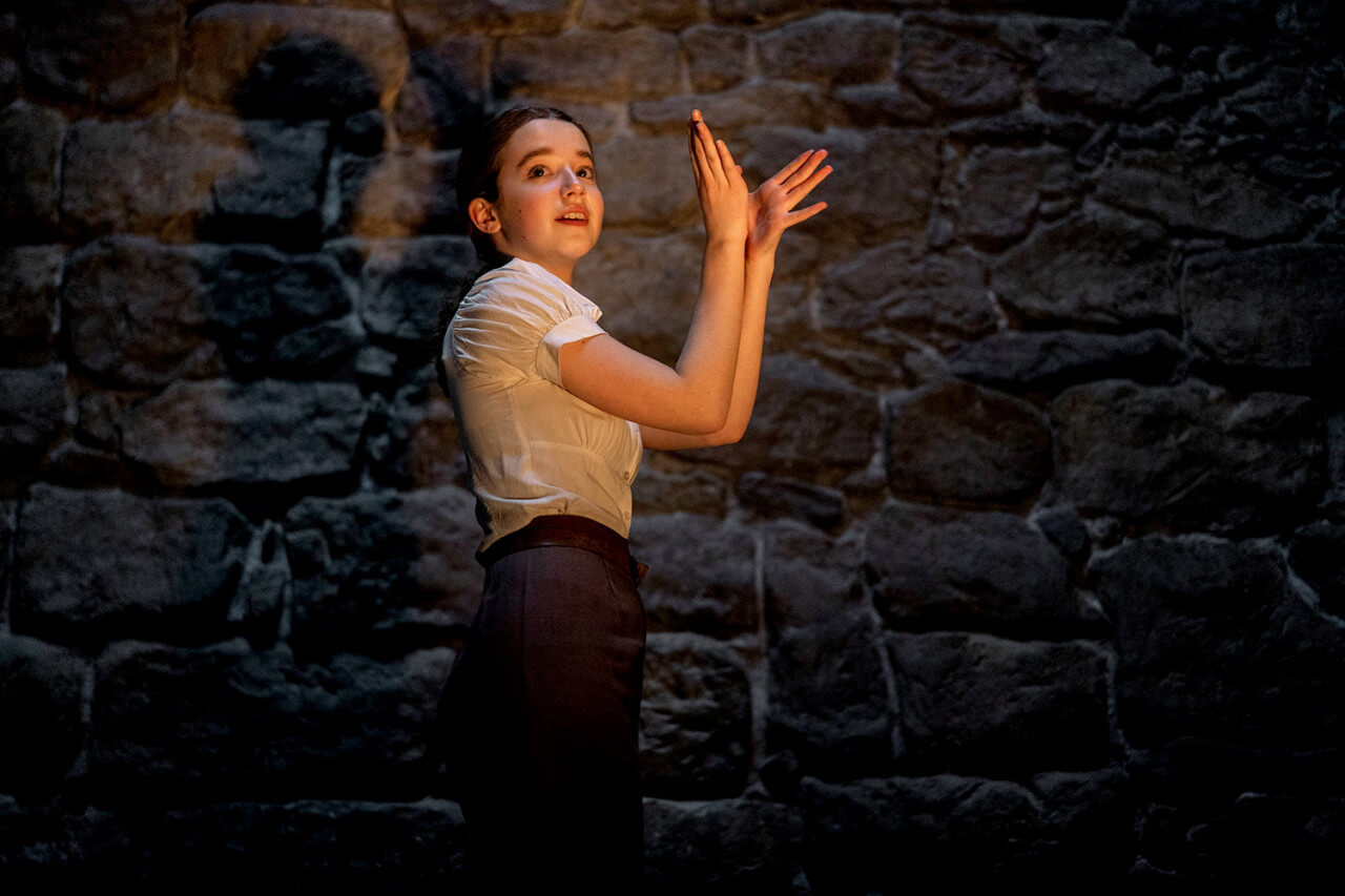 영화 화이트 버드 줄거리 출연진 등장인물 후기