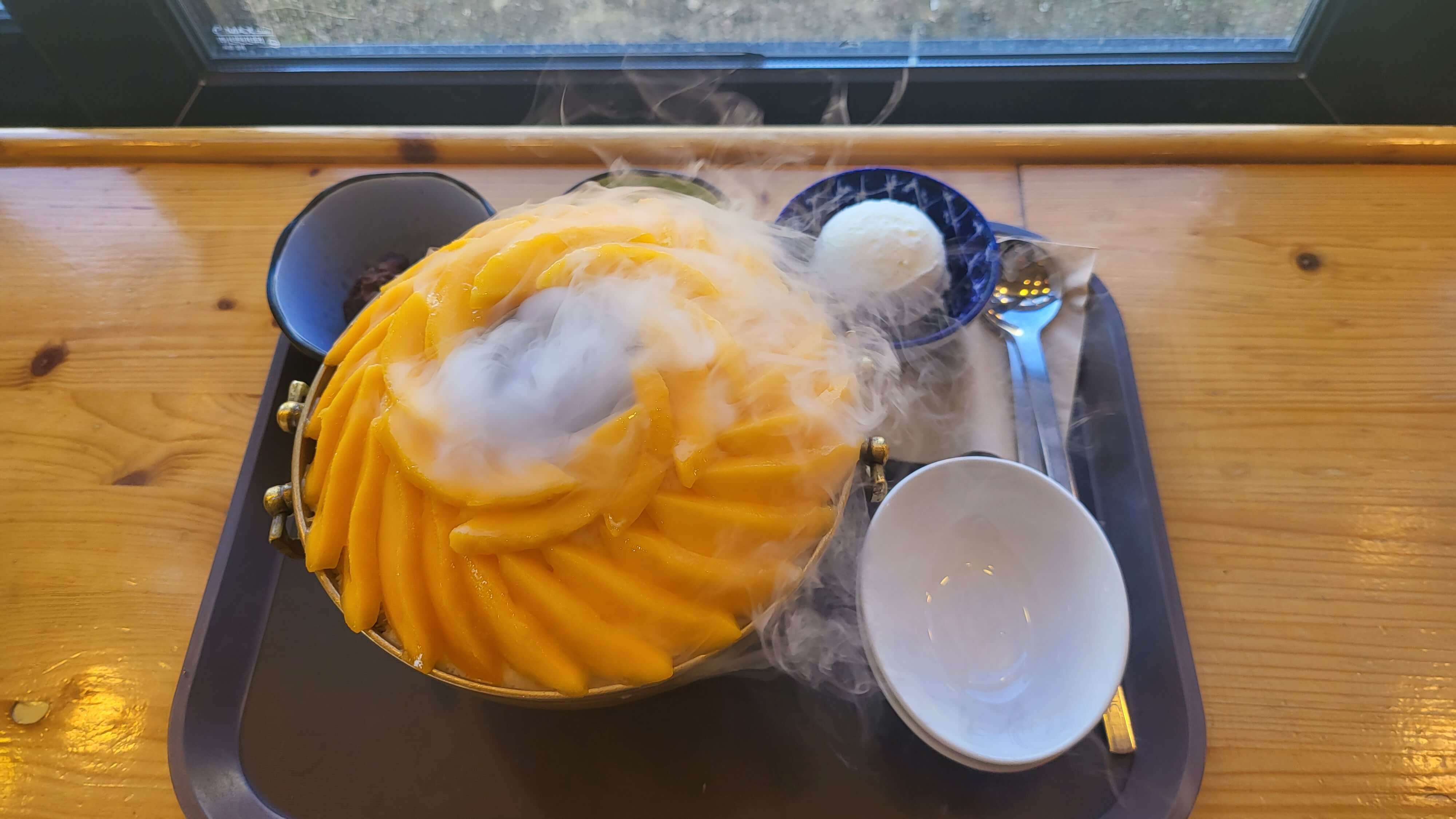제주도 빙수-신선로 망고 코코넛 눈꽃빙수-망고홀릭-망고빙수-제주 맛집-카페