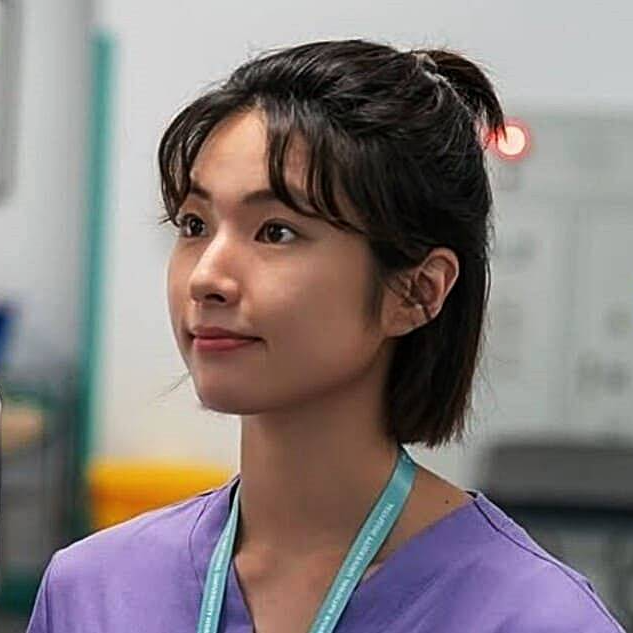 배우-하영