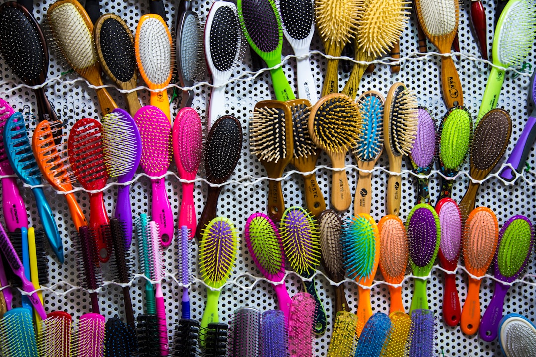 Comb.