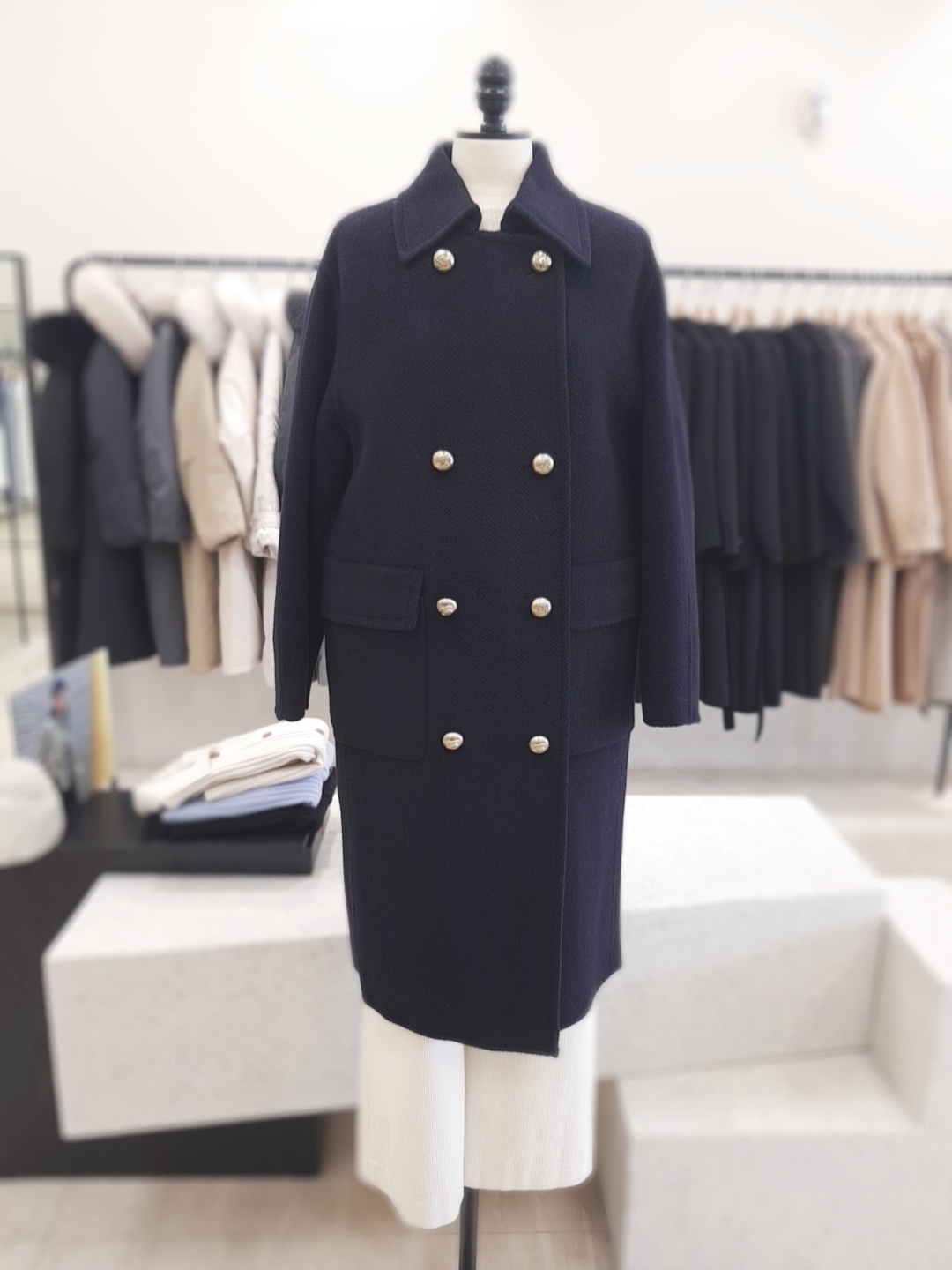 시스티나 버튼 포인트 더블 핸드메이드 코트 AWHCTL41150