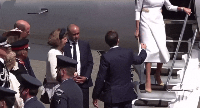 마크롱 부인 무시 논란