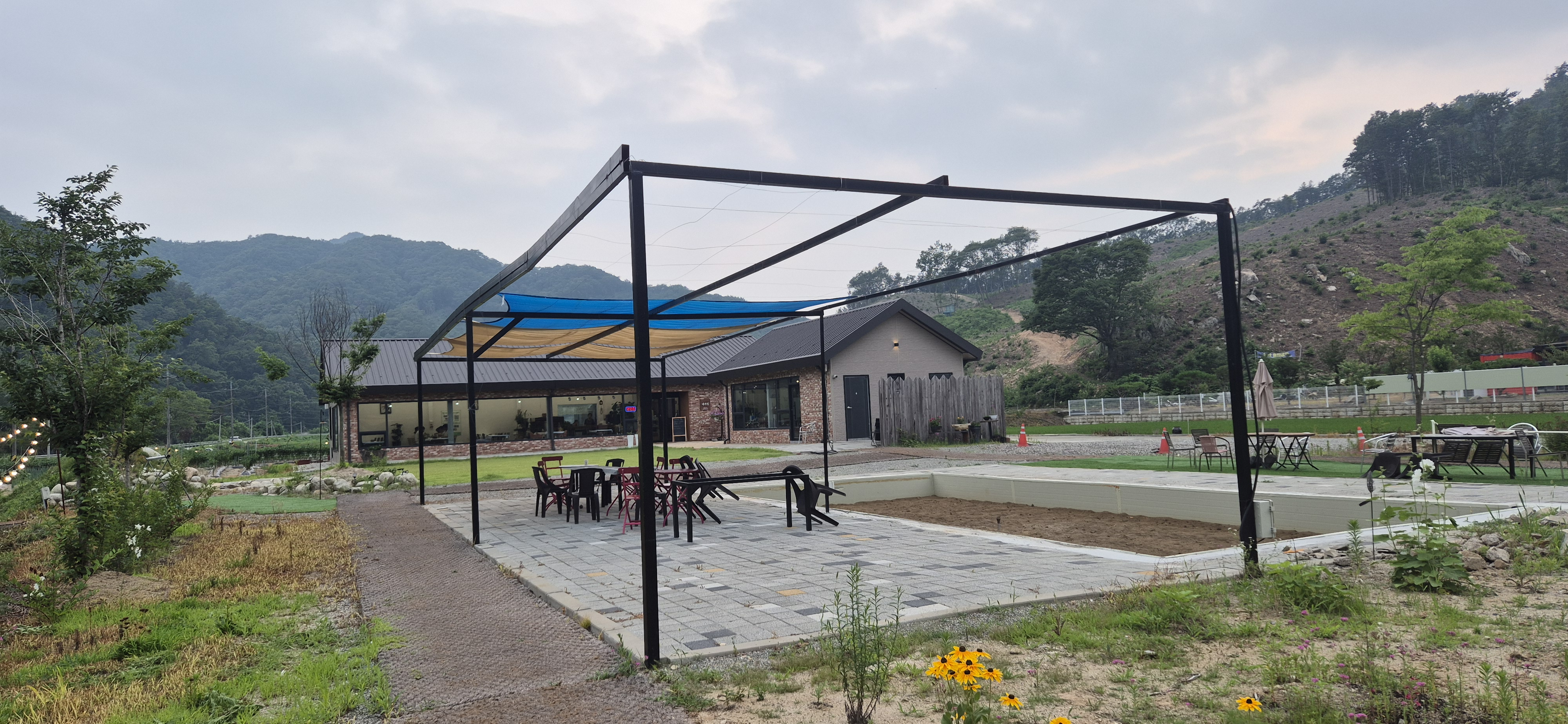 입구 전경