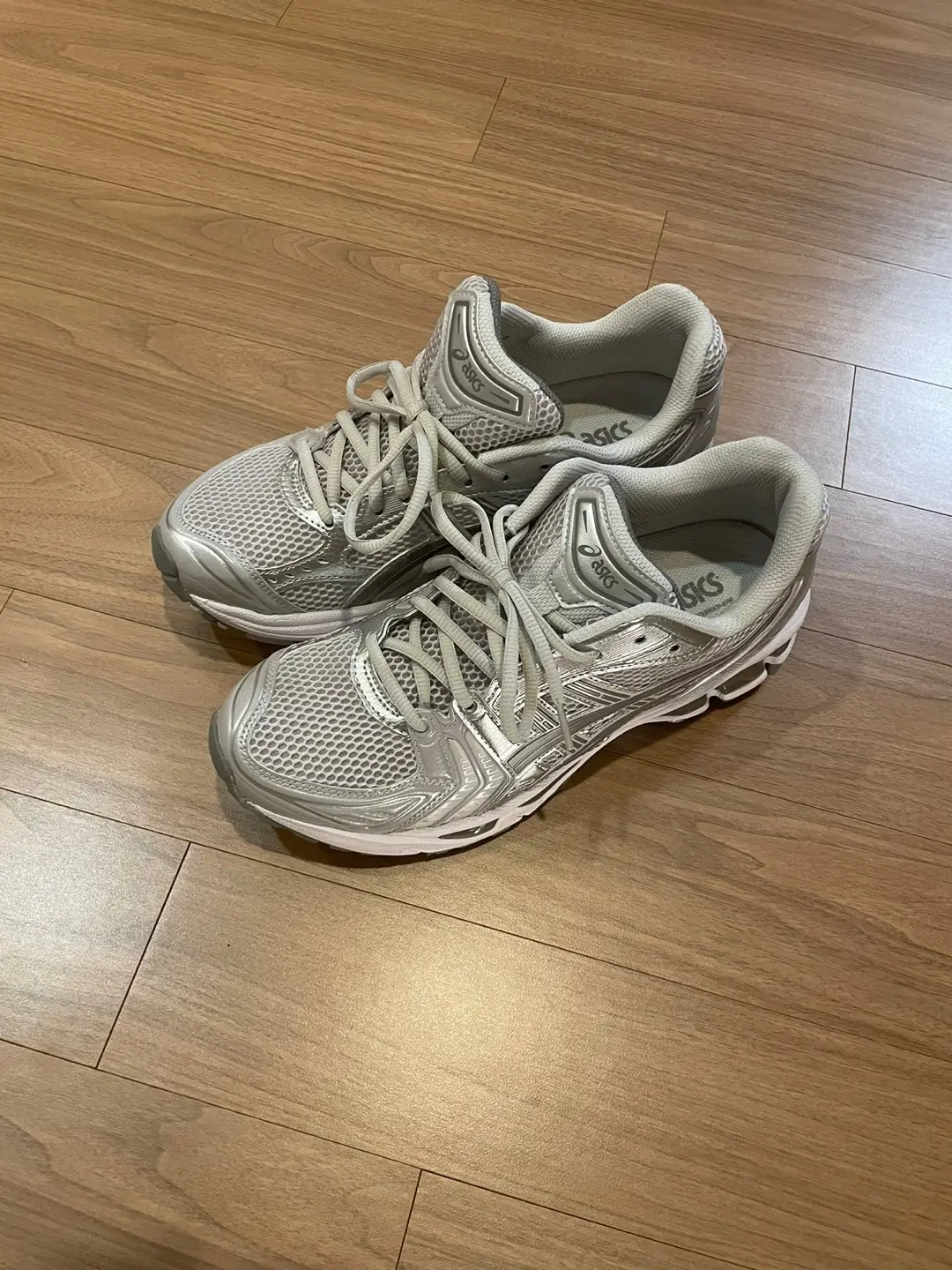 아식스 젤카야노 14 외관