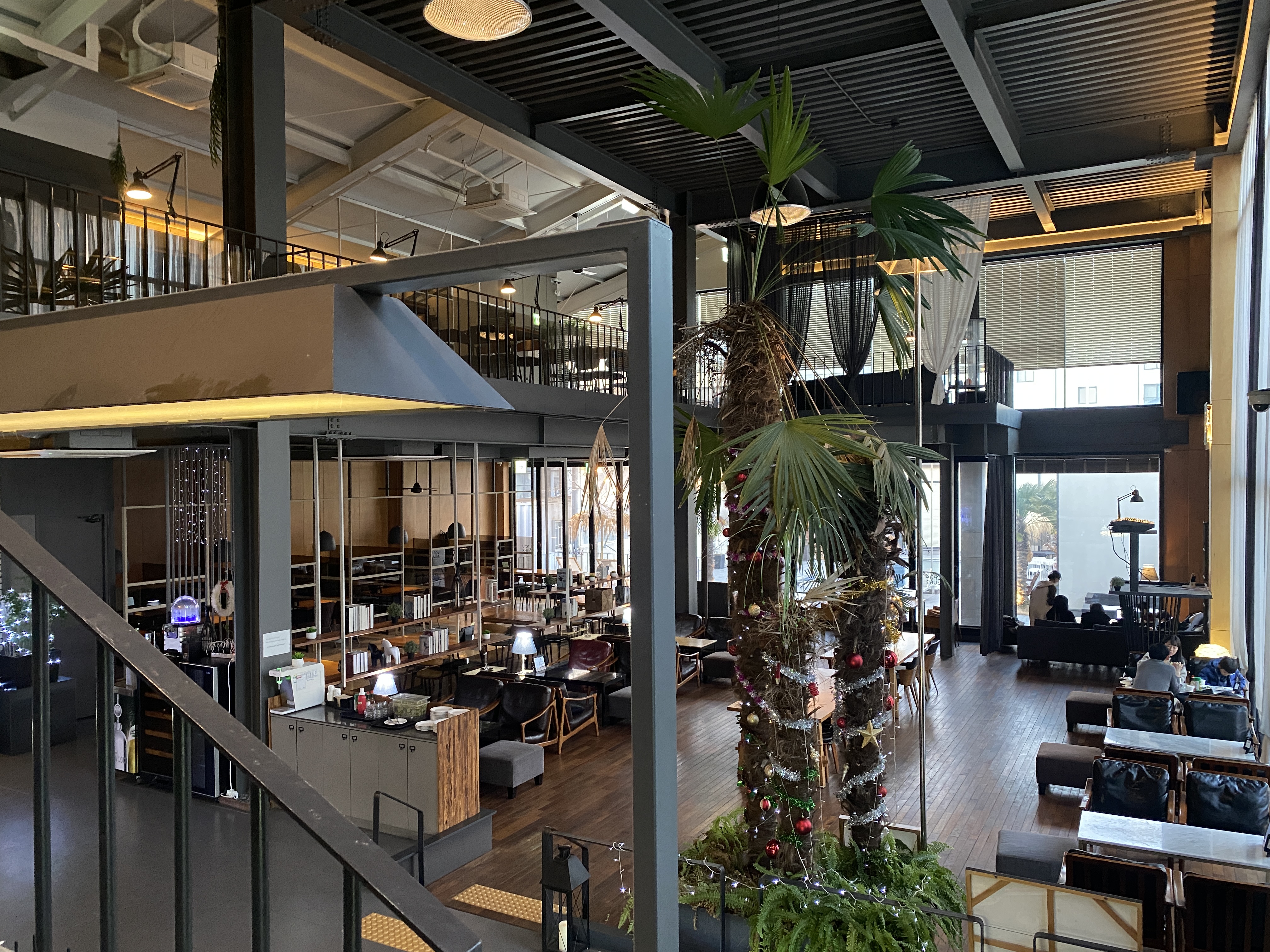 레이디벅스 카페 1층