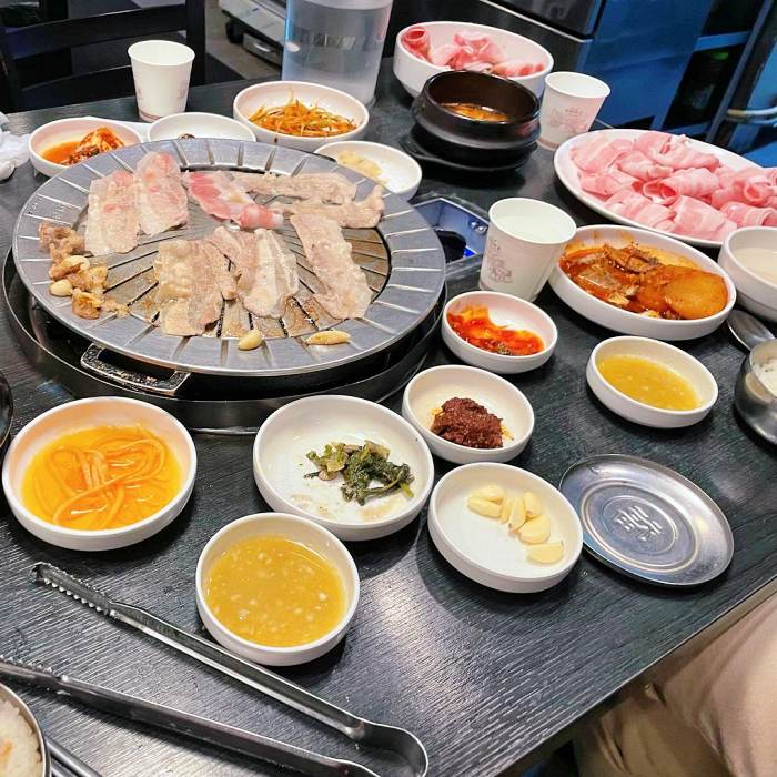 식객 허영만 백반기행 강남 신사 논현 우삼겹 쌈밥 맛집