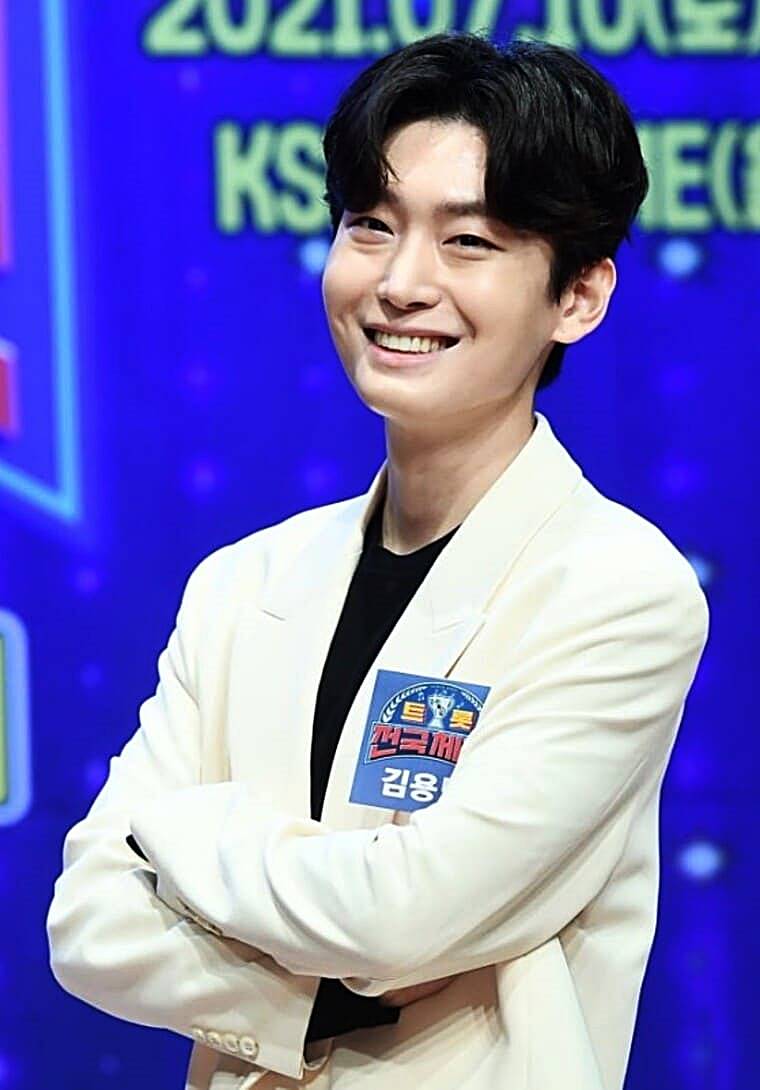 가수-김용빈