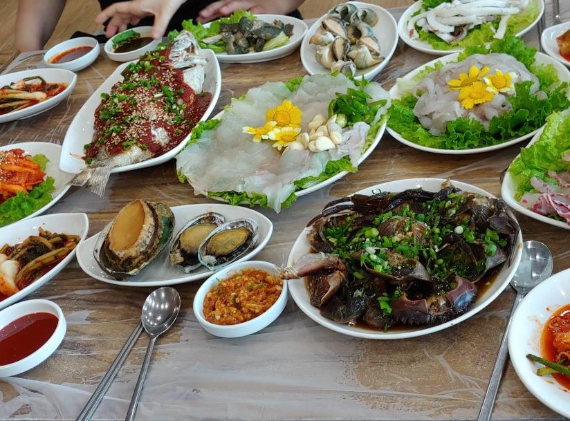 매일아침 10첩 해산물정식 썸네일