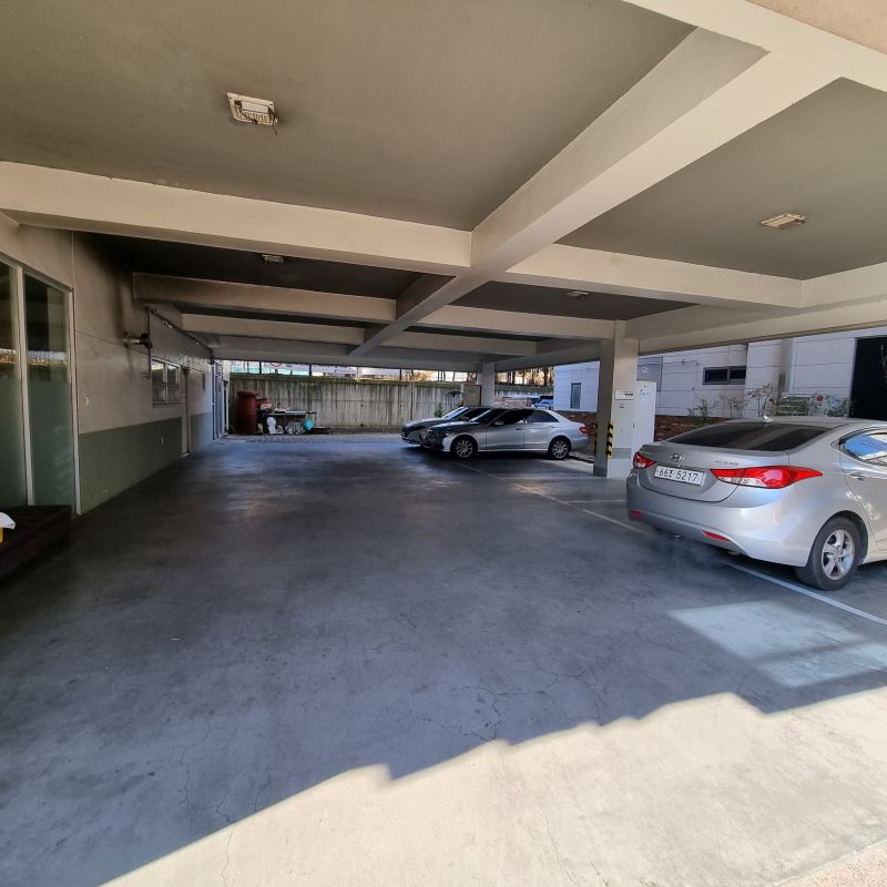 홍박사-한우-생고기-주차장