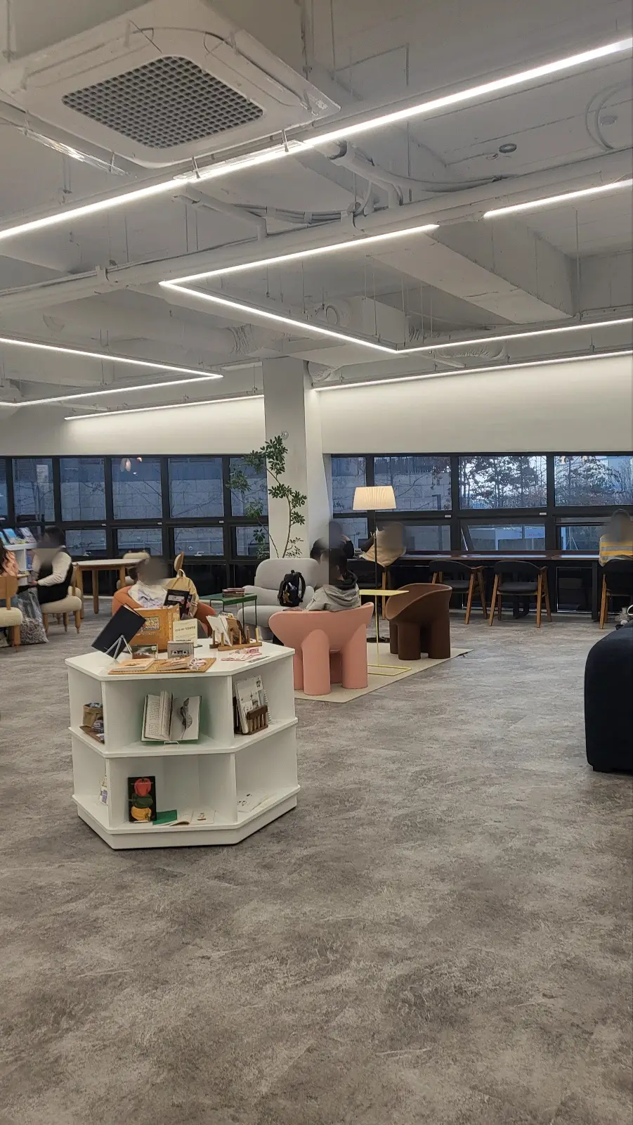 도서관-실내-모습