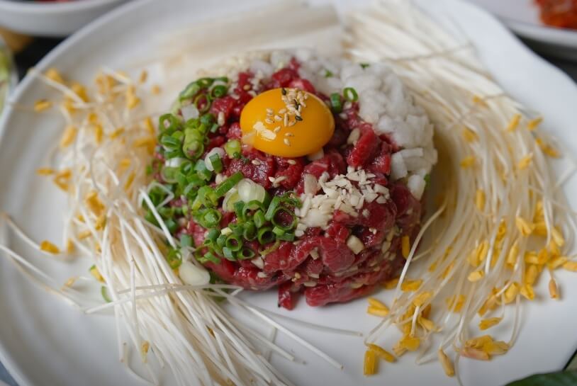 생생정보 오늘 또 방문 스타밥집 가수 김수찬 단골 인천 24시 경희궁 효성점 왕갈비탕 돼지왕갈비 맛집