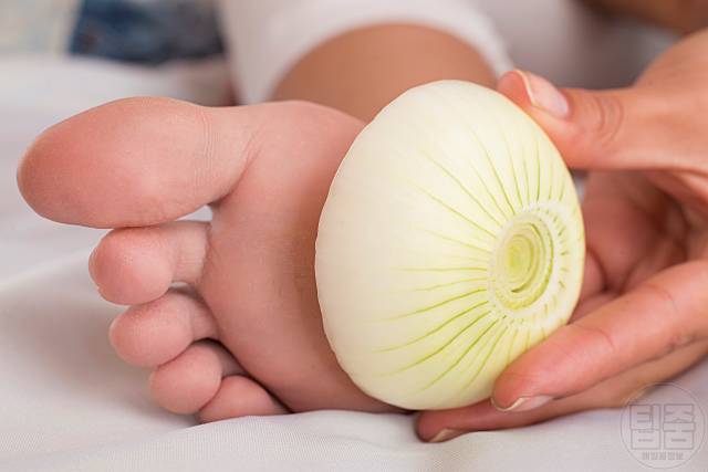 발바닥 양파 양말속에 양파 넣고자면
