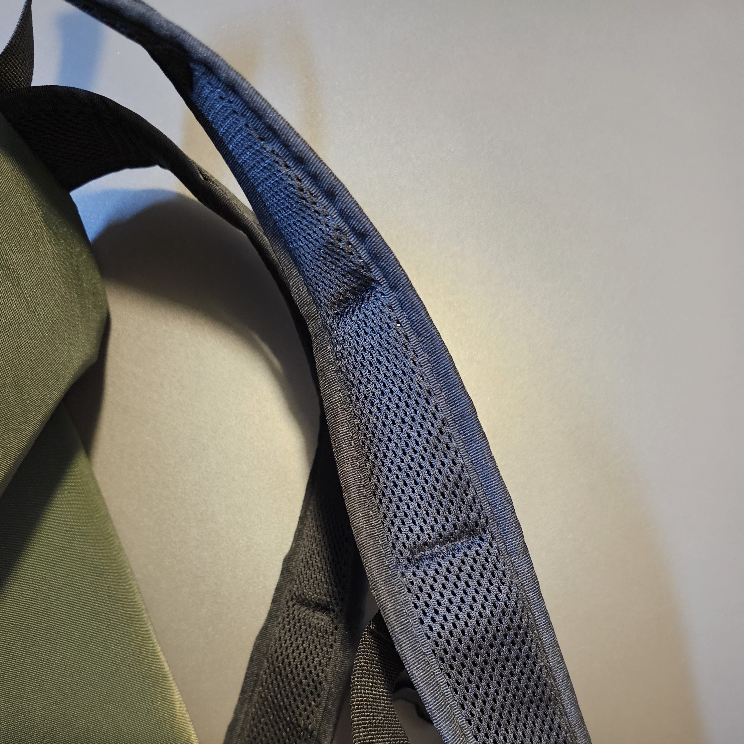 가벼운 여행가방, 에메모가든 백팩