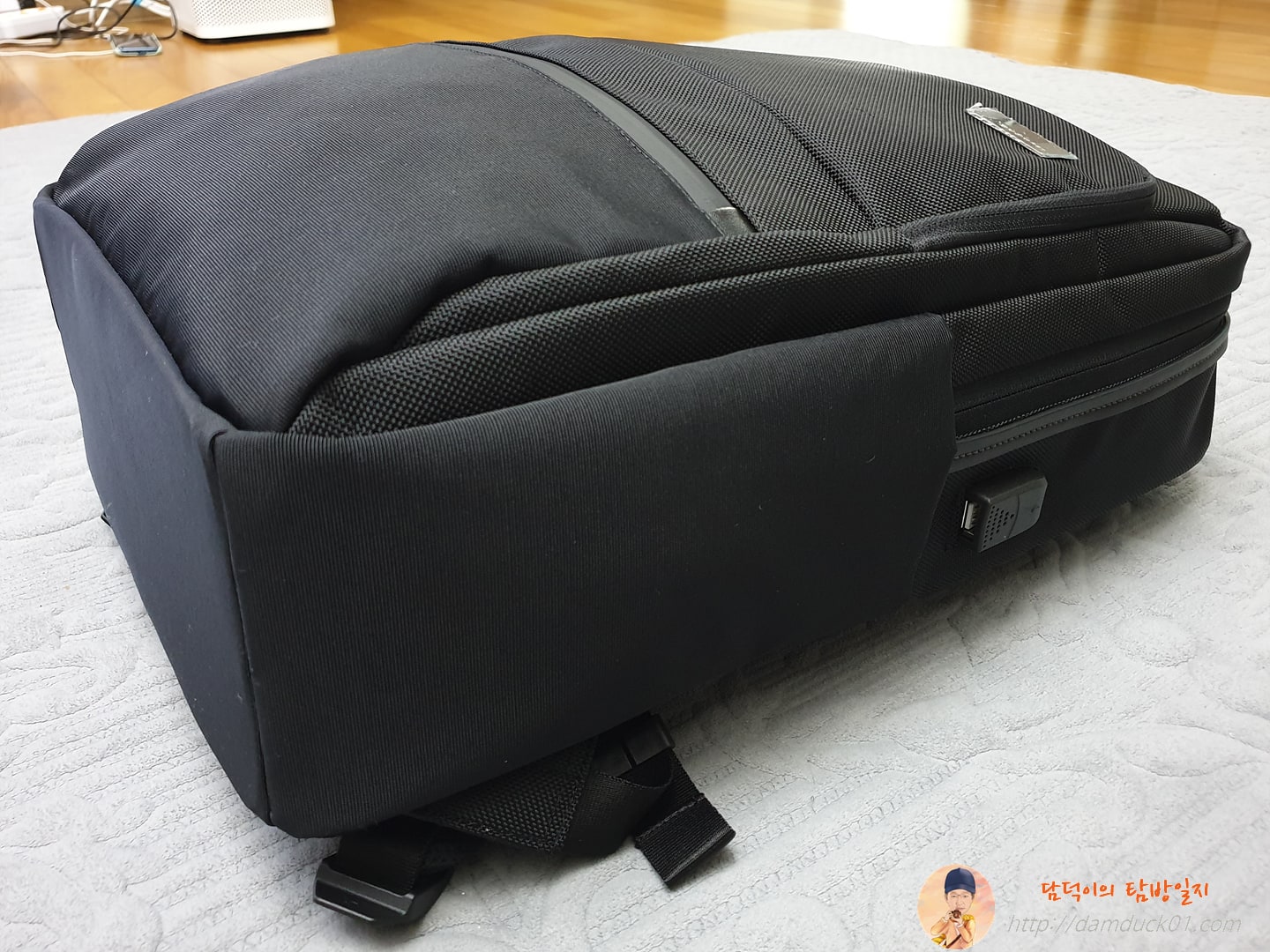 Samsonite Red BLUNTES 측면