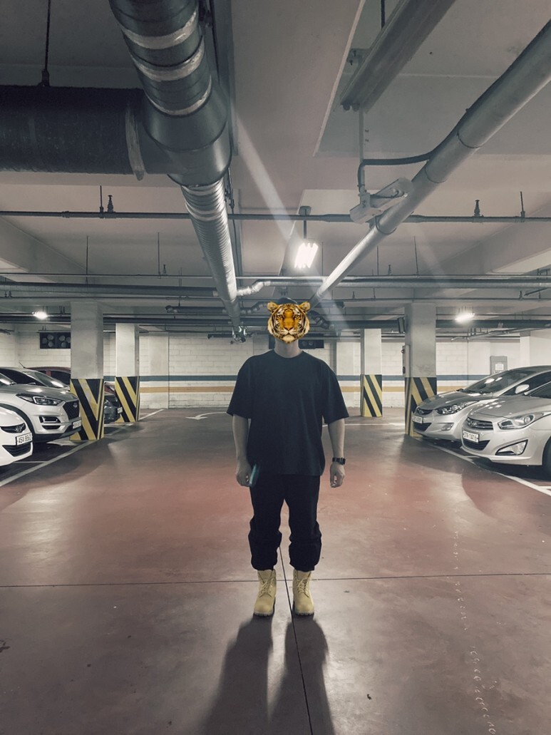 데일리 룩(오뭘입)_어커버 오버사이즈 반팔, 그레이휴 오버사이즈 바지, 팀버랜드 워커 미디엄옐로우, 애플워치4, 꿀조합코디, ootd