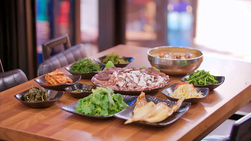 낭도 앞바다에서 직접 잡은 문어로 끓이는 문어라면 여수 맛집