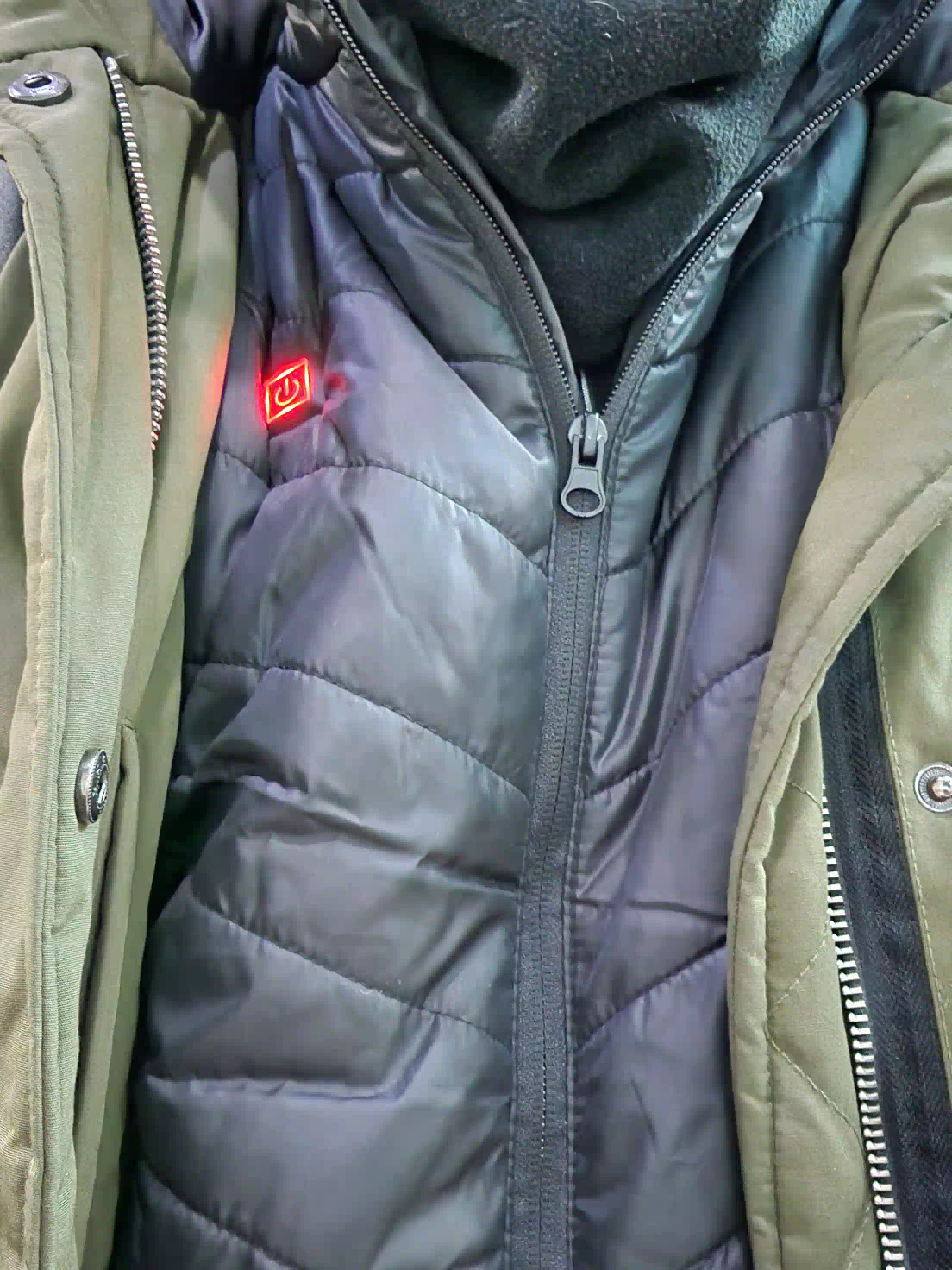 에쉬울프 발열조끼 착용사진