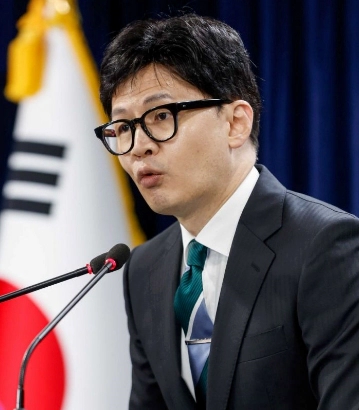 한동훈 검사 프로필 지지율 관련주