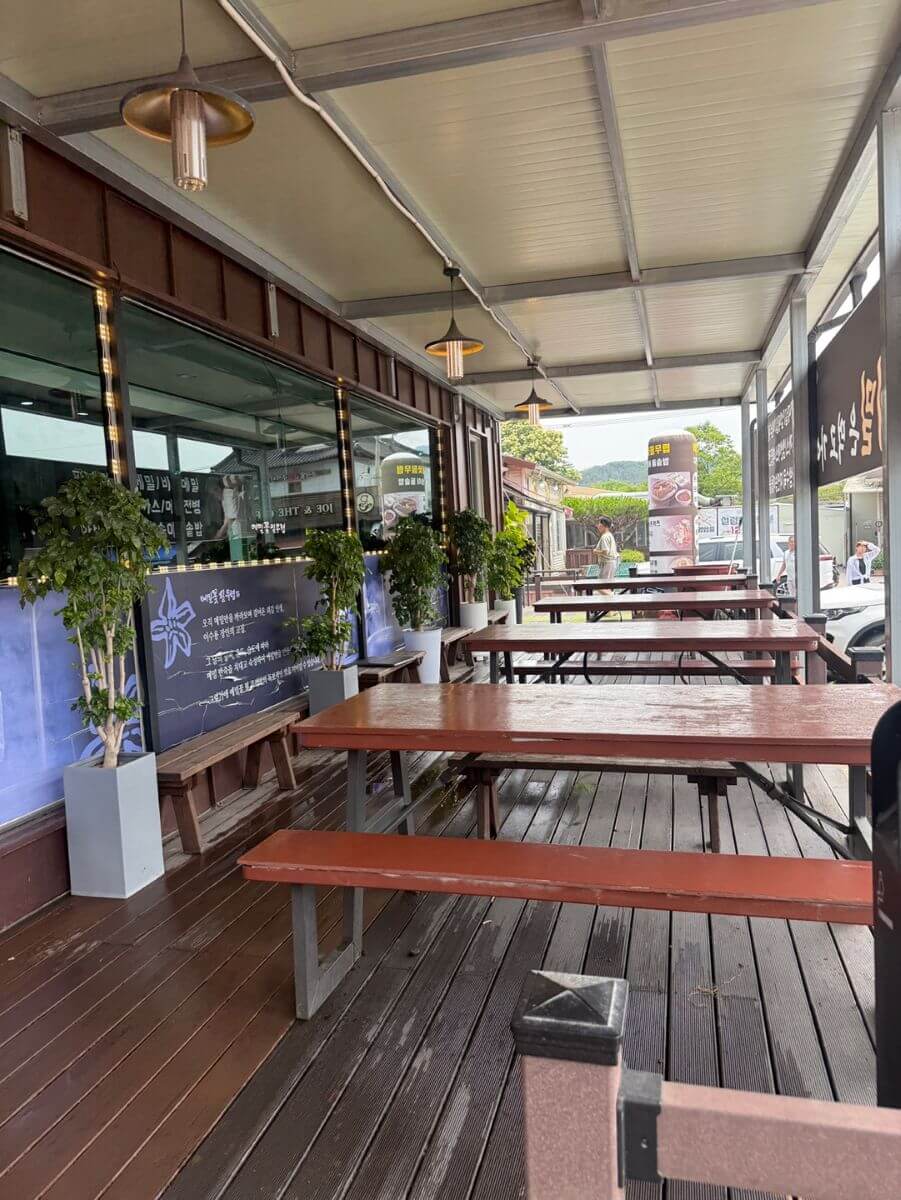 용인 메밀꽃필무렵 외부 대기 공간