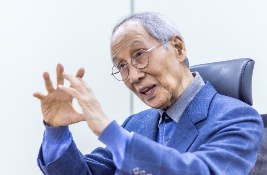 윤여준 전 환경부장관 주요 경력