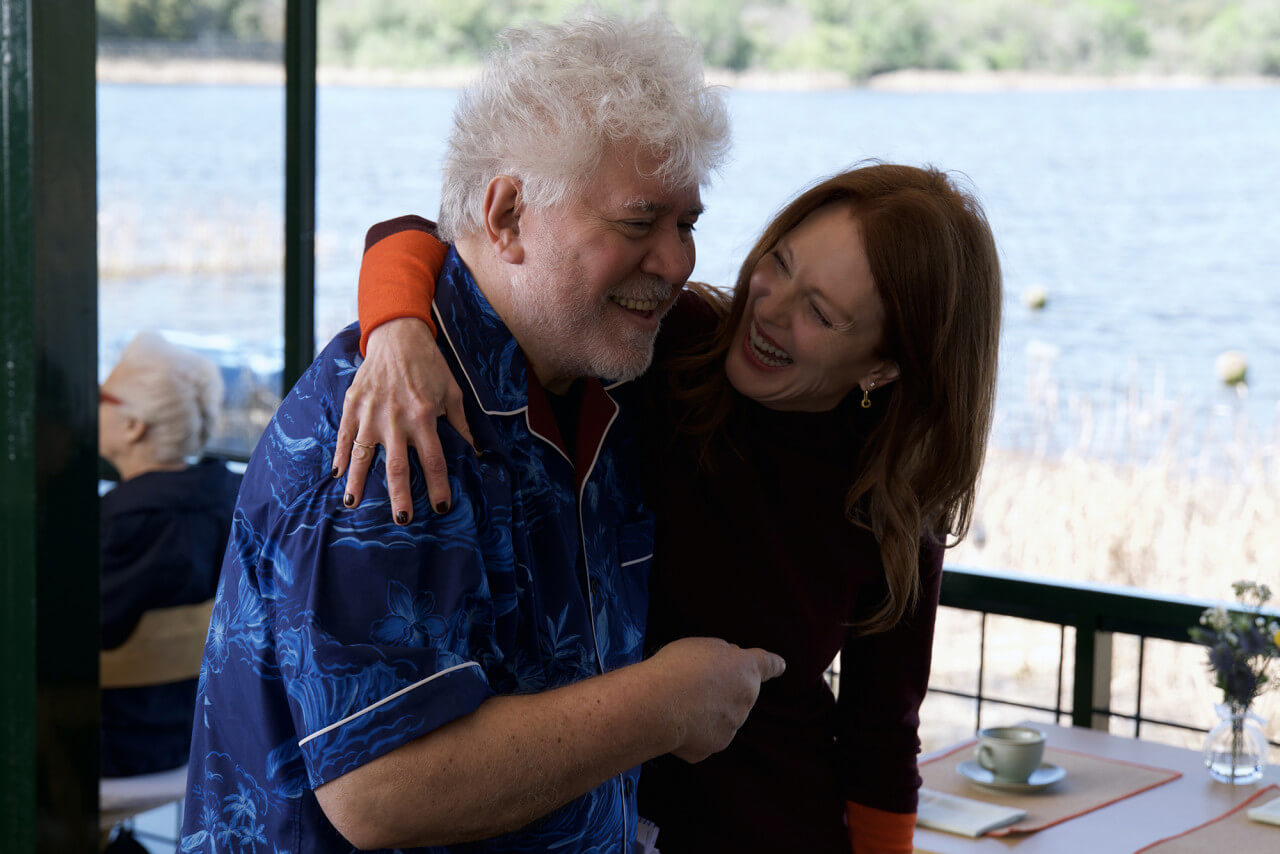 룸 넥스트 도어