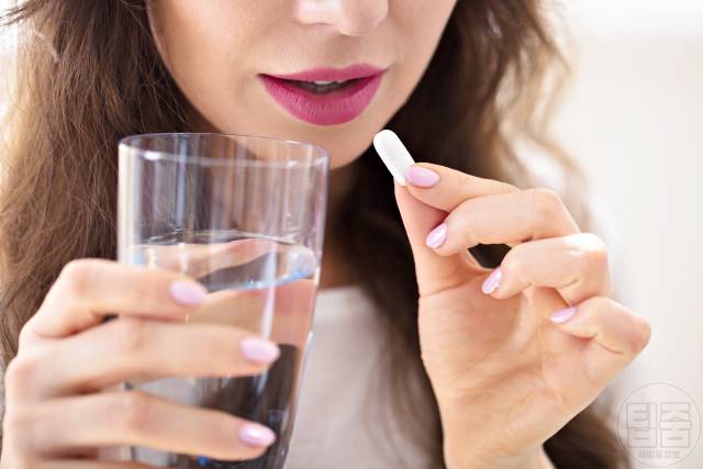 성인여드름약 로아큐탄 이소티논 갑자기 여드름 나는 이유