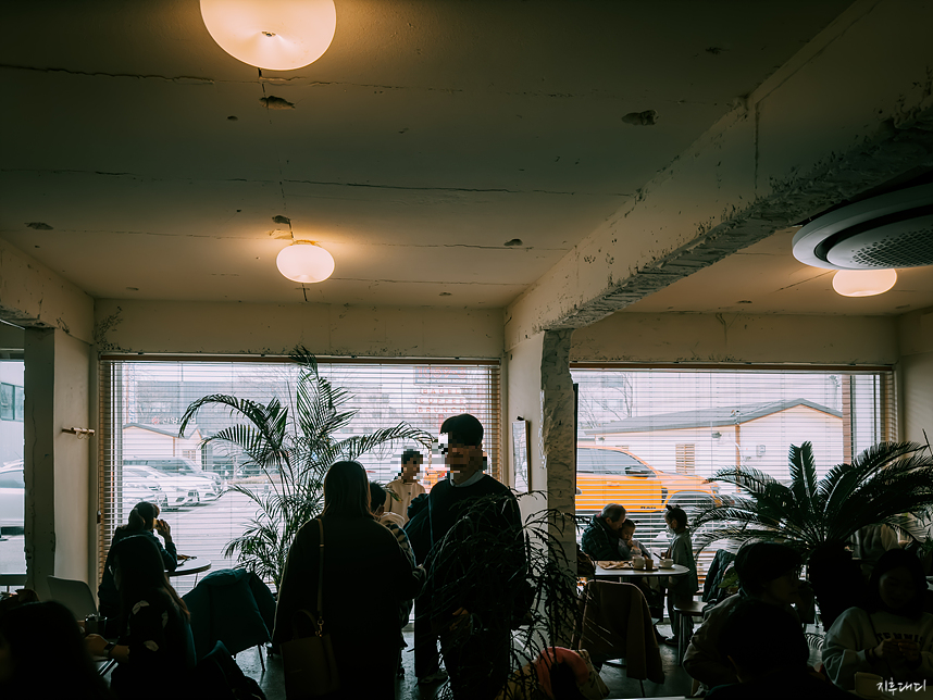 1059-3 베이글앤카페 내부