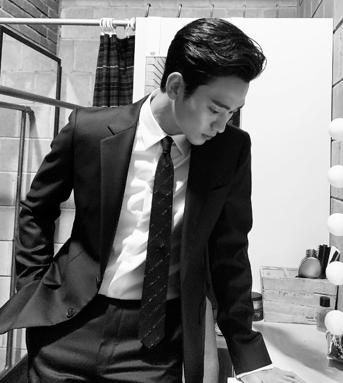 김수현 프로필 배우 영화 작품활동 드라마 나이