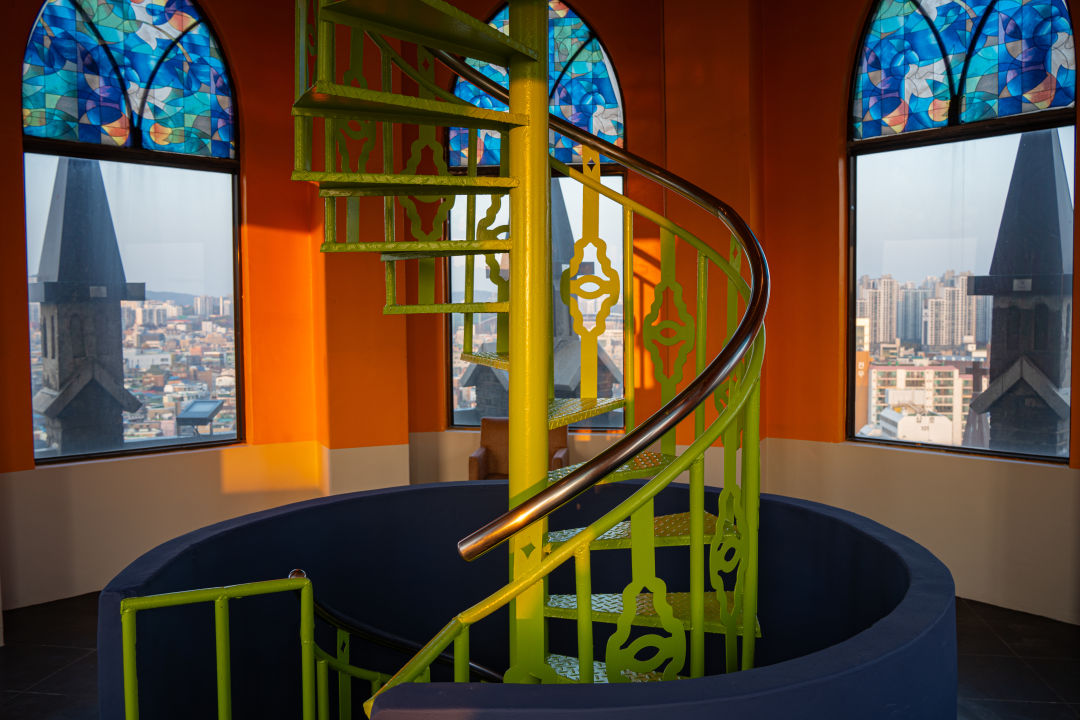 수원제일교회 노을빛전망대 계단