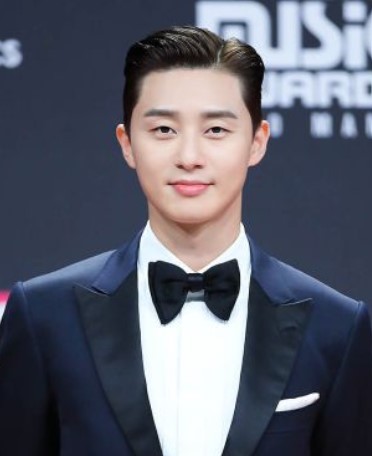 배우-박서준-사진입니다.