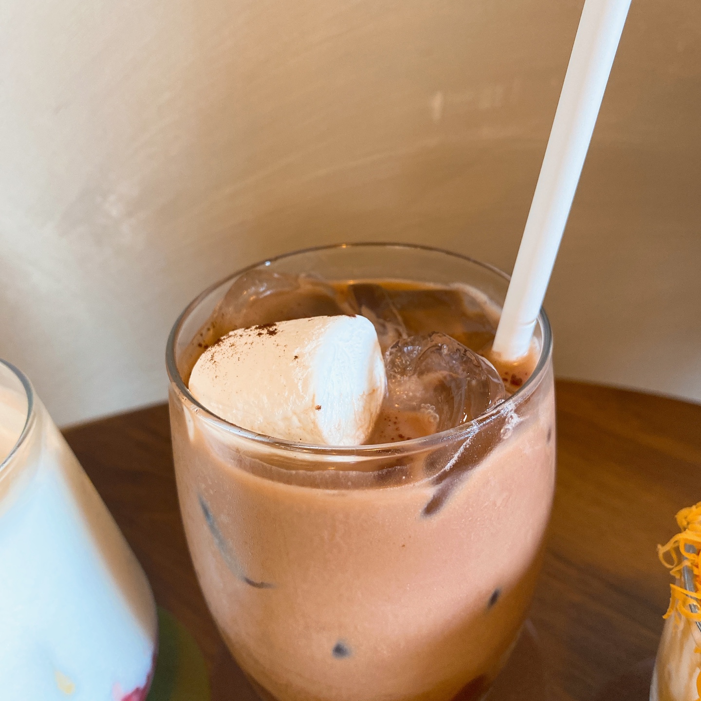 제주 서귀포 성산 혼인지 돌창고 개조 돌집 카페 고요히