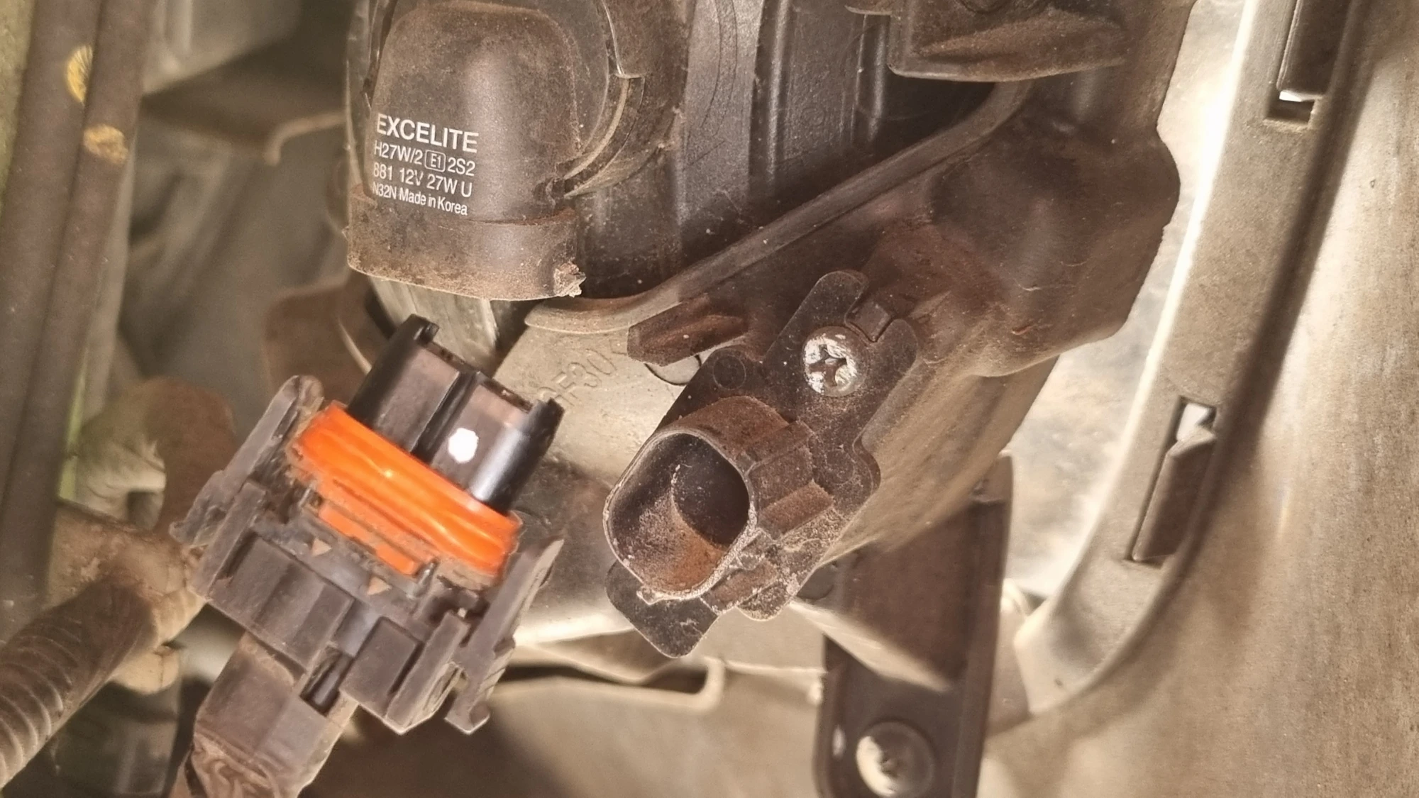 안개등 잭 분리 모습