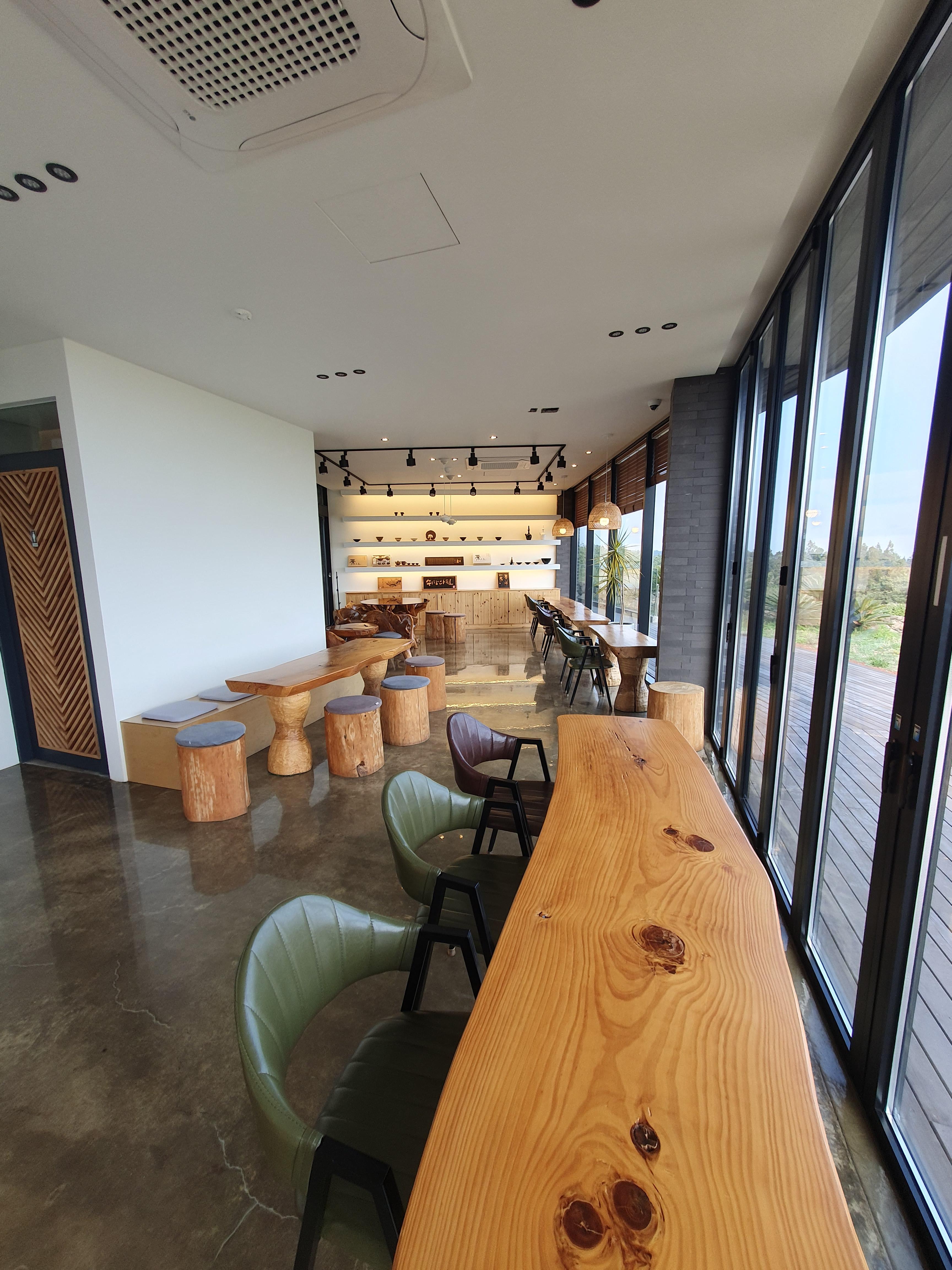 제주 수망다원 카페 실내 매장사진