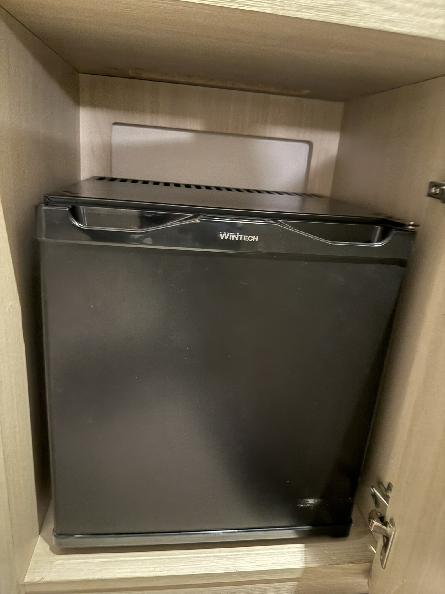 더본 객실 냉장고