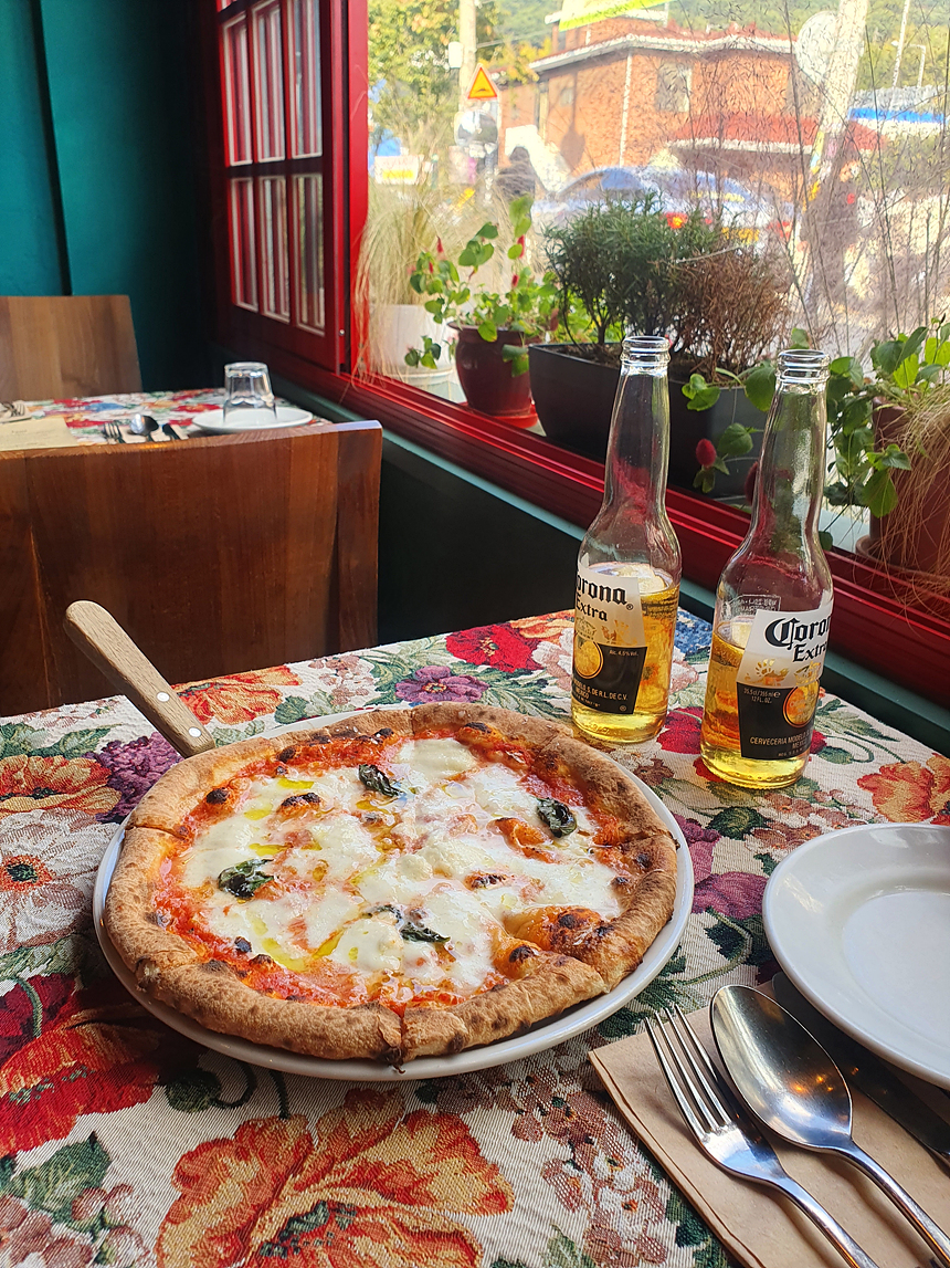 해방촌-알마또-창가