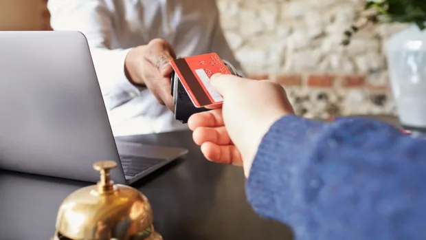 해외여행이나 해외 쇼핑 시 현지 통화로 결제할 때의 장점