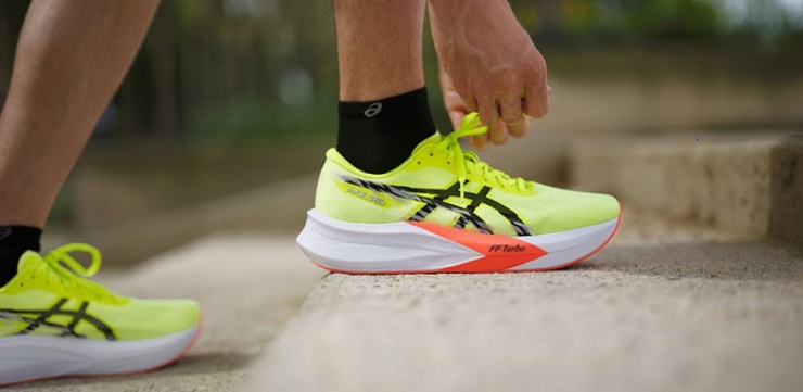 카본 플레이트 러닝화